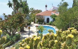 Beautiful Home In Algarrobo With Wifi