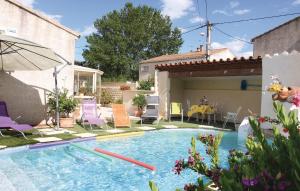 Maisons de vacances Beautiful home in Avignon with 4 Bedrooms, WiFi and Outdoor swimming pool : photos des chambres