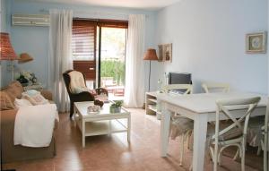 3 Bedroom Nice Apartment In Alcossebre
