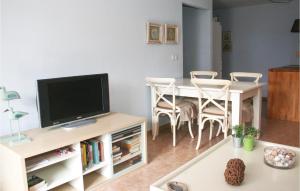 3 Bedroom Nice Apartment In Alcossebre