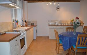 Maisons de vacances Holiday home Le Faouet P-728 : photos des chambres