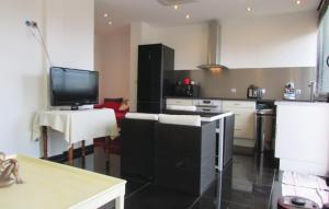 2 Bedroom Awesome Apartment In Algajola