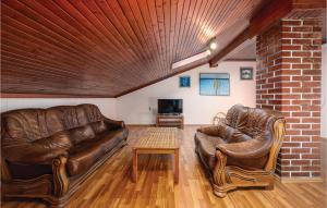 2 Bedroom Pet Friendly Apartment In Rovinj 