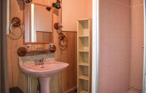 Maisons de vacances Holiday home Pleubian EF-1633 : photos des chambres