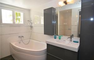 Nice Home In Le Grau Dagde