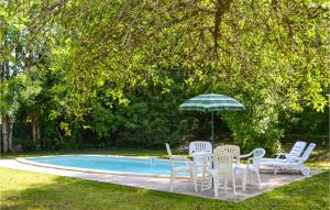 Maisons de vacances Nice home in Saint Rabier with 4 Bedrooms and Outdoor swimming pool : photos des chambres