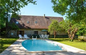 Maisons de vacances 4 Bedroom Cozy Home In Saint Rabier : photos des chambres