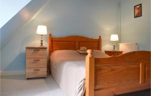 Maisons de vacances 4 Bedroom Cozy Home In Saint Rabier : photos des chambres