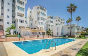 Stunning apartment in Riviera del Sol with 2 Bedrooms WiFi and Outdoor swimming pool