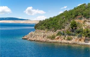 Beautiful Apartment In Starigrad