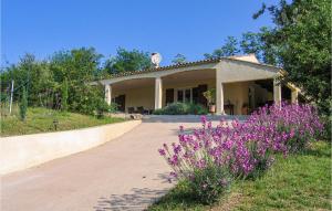 Maisons de vacances Beautiful Home In Le Poujol Sur Orb With 2 Bedrooms, Private Swimming Pool And Outdoor Swimming Pool : photos des chambres