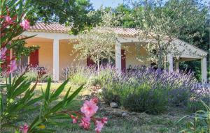 Maisons de vacances Beautiful Home In Le Poujol Sur Orb With 2 Bedrooms, Private Swimming Pool And Outdoor Swimming Pool : photos des chambres