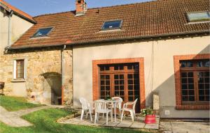 Maisons de vacances Amazing home in Jaulgonne with 3 Bedrooms and WiFi : photos des chambres