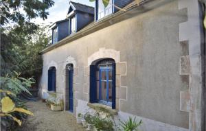 Maisons de vacances Awesome home in Plourivo with 2 Bedrooms : photos des chambres