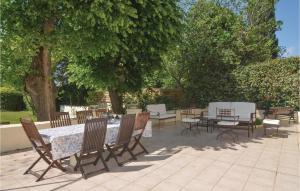 Maisons de vacances Beautiful Home In Aix En Provence With 4 Bedrooms, Wifi And Outdoor Swimming Pool : photos des chambres