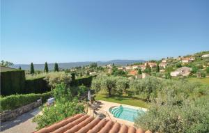 Maisons de vacances Nice home in Fayence with 5 Bedrooms, WiFi and Outdoor swimming pool : photos des chambres