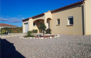 Maisons de vacances 3 Bedroom Nice Home In Quarante : photos des chambres