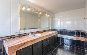 Nice Home In Sant Feliu De Guíxols