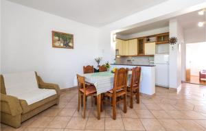 2 Bedroom Nice Apartment In Potocnica 