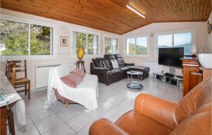 Maisons de vacances Nice Home In Morosaglia With Kitchen : photos des chambres