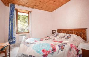 Maisons de vacances Nice Home In Morosaglia With Kitchen : photos des chambres