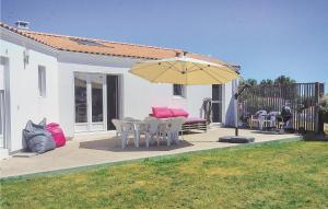 Three-Bedroom Holiday Home in St. Michel en l'Herm