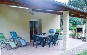 Maisons de vacances Stunning Home In Massugas : photos des chambres