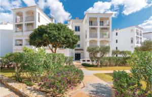 Gorgeous Apartment In Roldán With Wifi