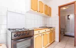 Awesome Apartment In Zubovici With 2 Bedrooms And Wifi