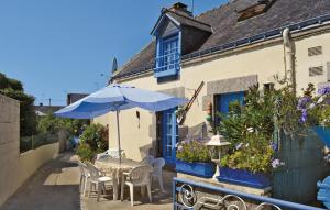 Maisons de vacances 3 Bedroom Cozy Home In Riantec : photos des chambres