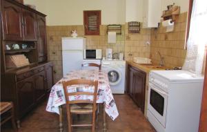Maisons de vacances Awesome home in Valle di Rostino with 3 Bedrooms and WiFi : photos des chambres