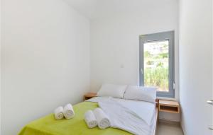 2 Bedroom Beautiful Apartment In Pag 