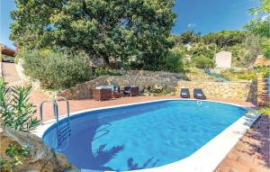 Stunning Apartment In Supetarska Draga