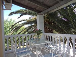 Renesis Studios & Apartments Zakynthos Greece