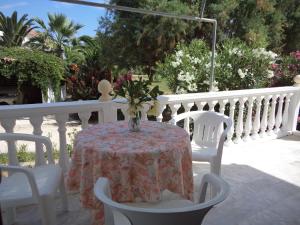 Renesis Studios & Apartments Zakynthos Greece