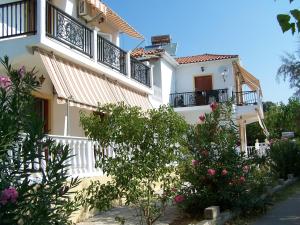 Renesis Studios & Apartments Zakynthos Greece