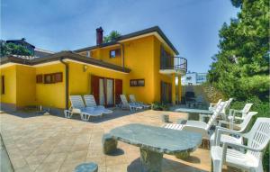 Amazing Home In Buje With 3 Bedrooms, Wifi And Outdoor Swimming Pool