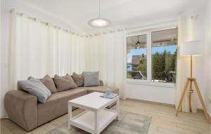 2 Bedroom Lovely Home In Lukovo Sugarje 
