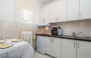 Stunning Apartment In Matulji With Kitchen