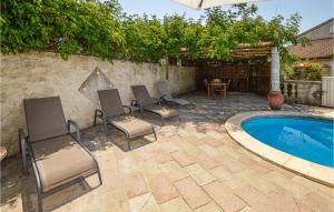 Maisons de vacances 2 Bedroom Gorgeous Home In Aleria : photos des chambres