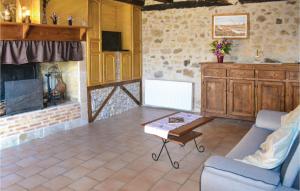 Awesome Home In La-Chapelle-Saint-Jean