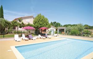 Maisons de vacances Nice Home In Montignargues With 4 Bedrooms, Wifi And Private Swimming Pool : photos des chambres