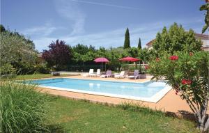 Maisons de vacances Nice Home In Montignargues With 4 Bedrooms, Wifi And Private Swimming Pool : photos des chambres