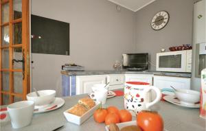 Maisons de vacances Beautiful Home In Montignargues With Outdoor Swimming Pool : photos des chambres