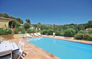 Maisons de vacances Beautiful Home In Salernes With 5 Bedrooms, Wifi And Outdoor Swimming Pool : photos des chambres