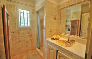 Maisons de vacances Amazing Home In Salernes With Wifi : photos des chambres