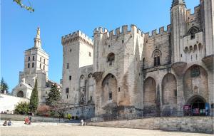 Appartements Stunning apartment in Uzes with Indoor swimming pool and 2 Bedrooms : photos des chambres