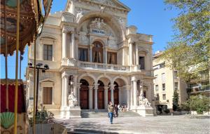 Appartements Stunning apartment in Uzes with Indoor swimming pool and 2 Bedrooms : photos des chambres