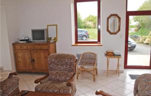 Maisons de vacances Holiday home Tredarzec *XC * : photos des chambres