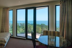 Ellinis Hotel - Sea View and Free Parking